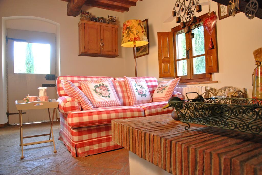 Appartamento Con Patio Privato E Giardino Tra Pisa E Firenze ปาลายา ห้อง รูปภาพ
