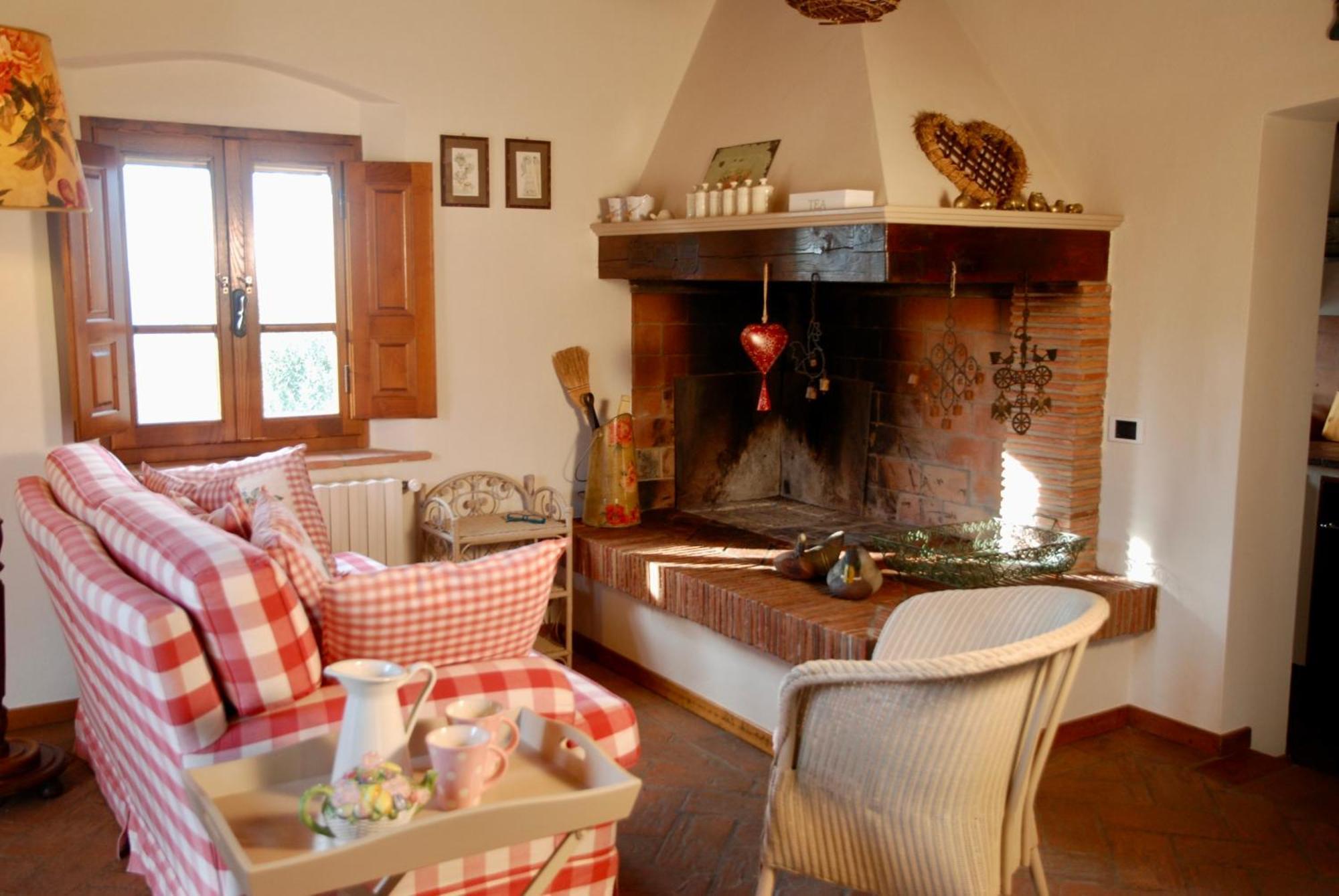 Appartamento Con Patio Privato E Giardino Tra Pisa E Firenze ปาลายา ภายนอก รูปภาพ